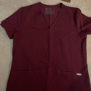 Burgundy figs 2 pocket scrub top.  Small